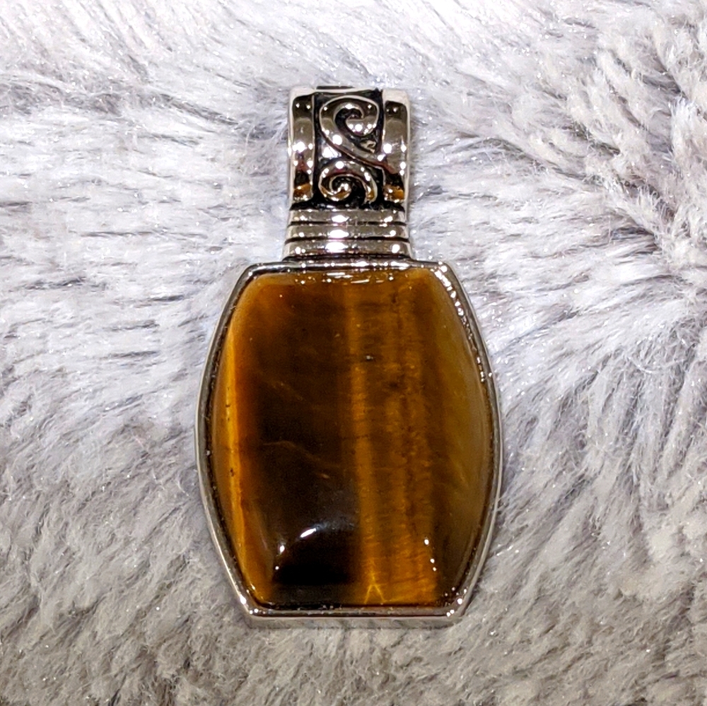 Lia Sophia pendant